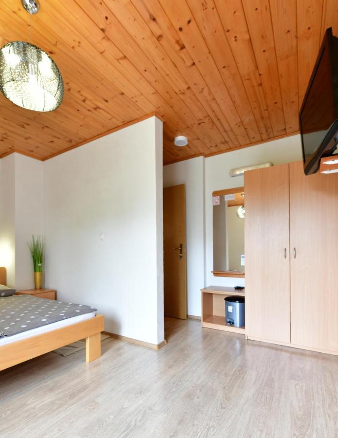 Rooms Toni Seliste Dreznicko Exterior photo