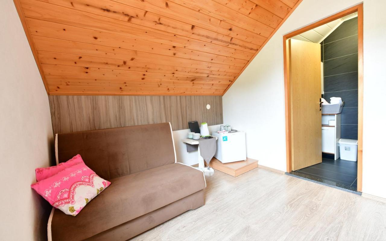 Rooms Toni Seliste Dreznicko Exterior photo