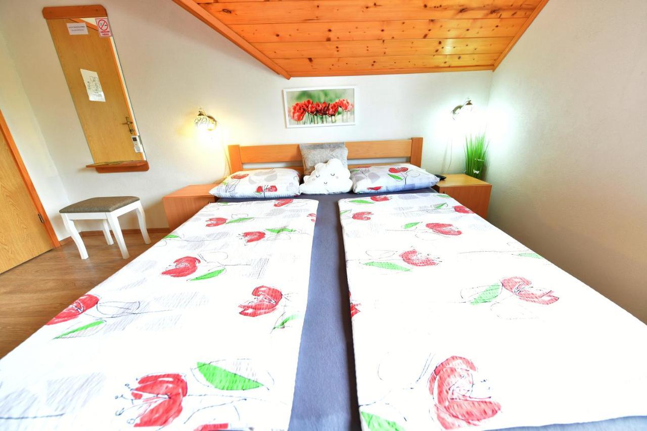 Rooms Toni Seliste Dreznicko Exterior photo